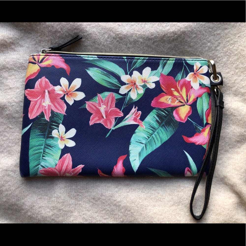 🌺Victoria’s Secret Large Wristlet Bag🌺 - Picture 3 of 9